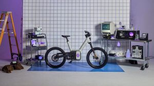 リビアン・スピンオフ、初の電動自転車の開始価格を3,500ドルと発表