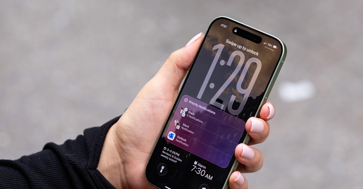 iOS 26.2 は、Liquid Glass、AirDrop、Apple Music のアップデートで利用可能になります