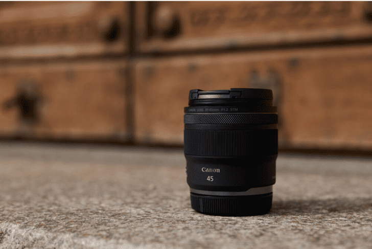Canon RF 45mm F1.2 STM レンズがボケ効果を発揮